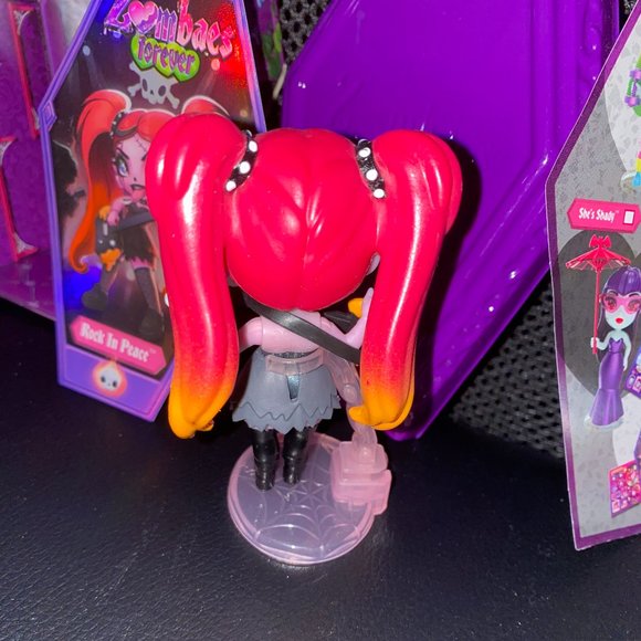 Zombaes Forever - Picture 5 of 14